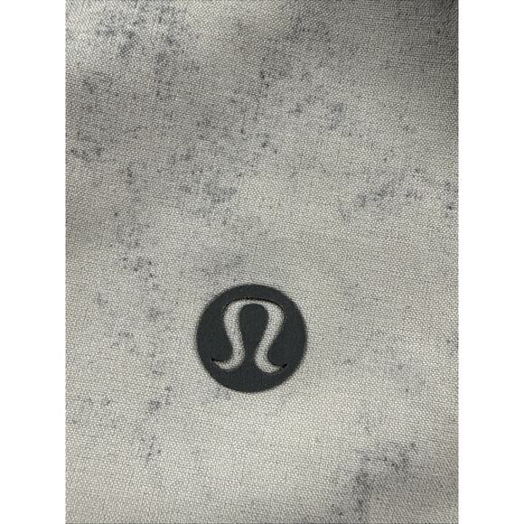 Lululemon T.H.E. Short 9" *Linerless Gravel Dust Alpine White Multi Large - Picture 9 of 9